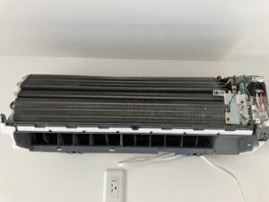 エアコンの分解洗浄(清掃)のメリット・デメリットを紹介します