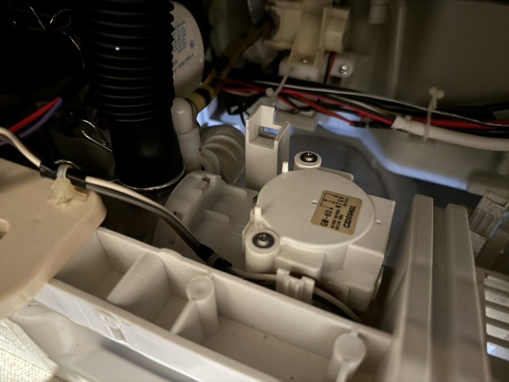 【ドラム式洗濯機全般】排水できない時の原因と対処法を紹介します