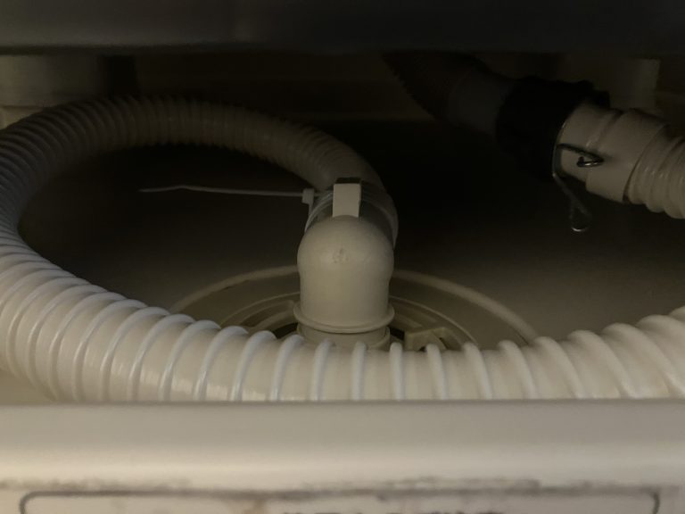 【ドラム式洗濯機全般】内部詰まりが起きた時の原因と解消方法を紹介します