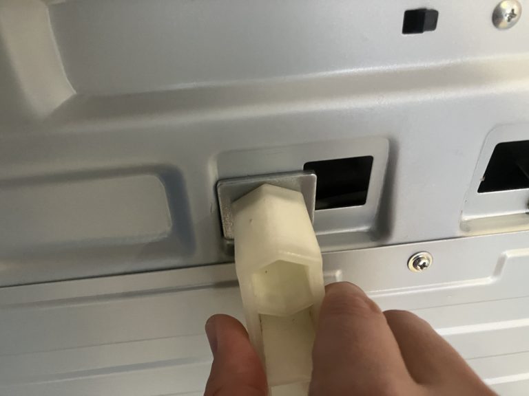 洗濯機がずれる6つの原因と対処法！ガタガタ鳴り落ちたらどうする？