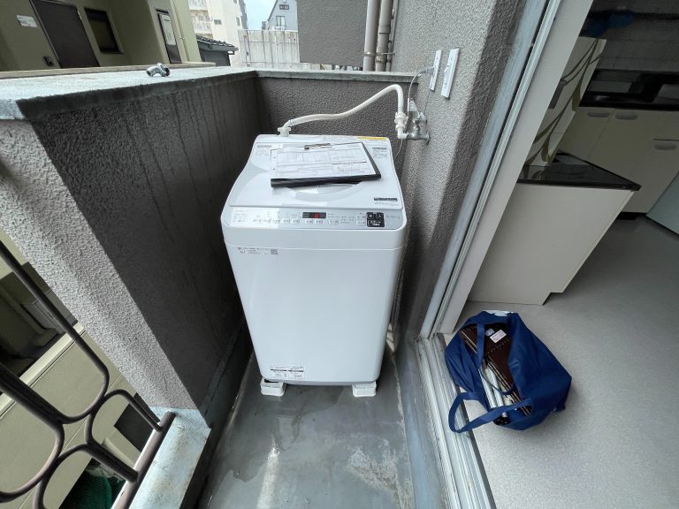 洗濯機がずれる6つの原因と対処法！ガタガタ鳴り落ちたらどうする？