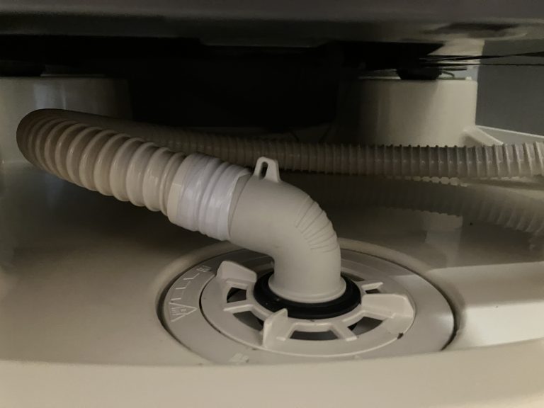 
簡単！自分でドラム式洗濯機を取り付ける方法
