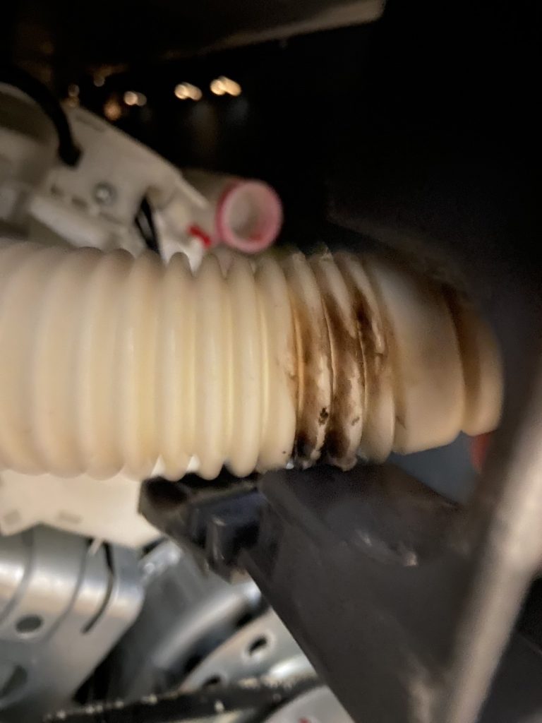 ドラム式洗濯機がガタガタ揺れてうるさい！原因と対処方法