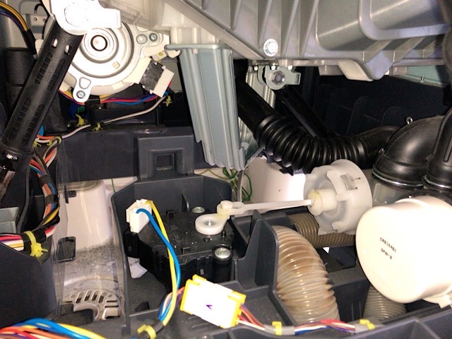 パナソニックドラム式洗濯機内部詰まり「U11」修理業者の作業実績