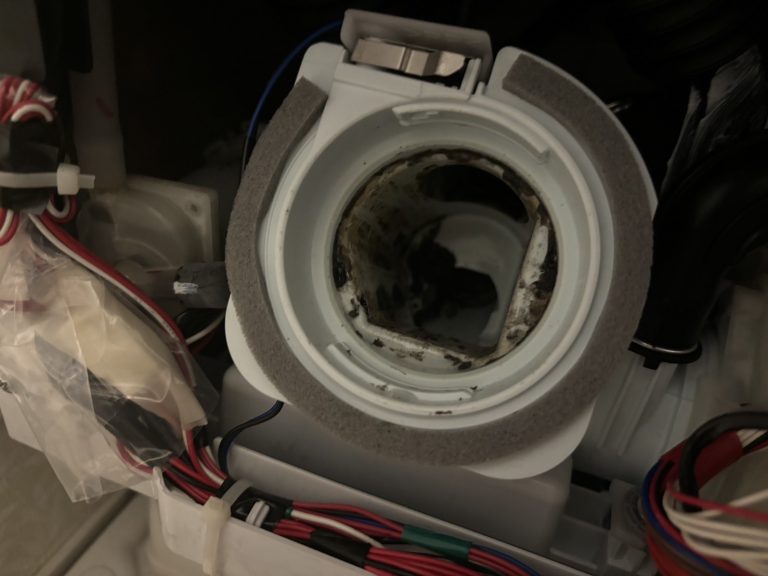 日立ドラム式洗濯機「C02」内部詰まりのトラブルを解消して来ました