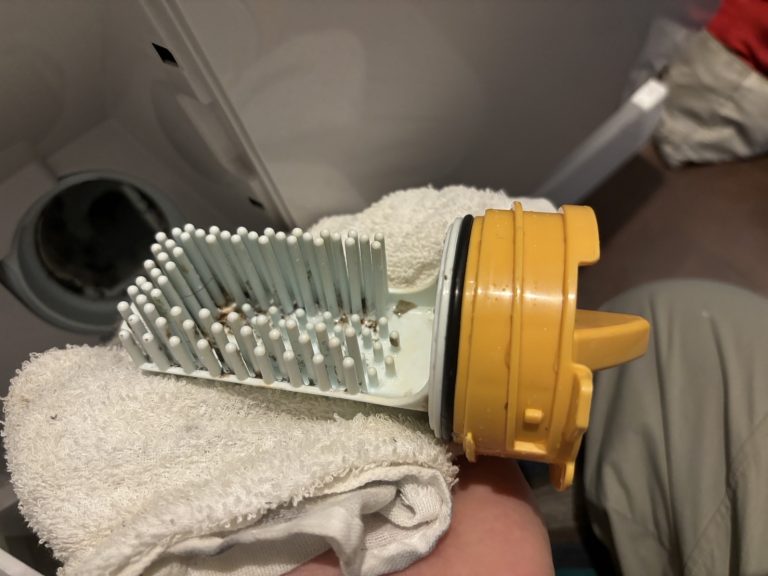 日立ドラム式洗濯機「C02」内部詰まりのトラブルを解消して来ました