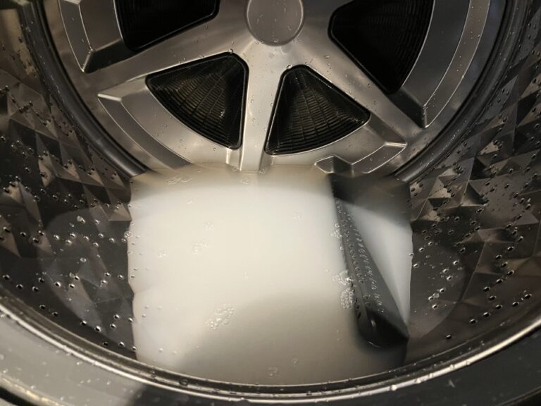 洗濯機がクサい！臭いの原因と対処法を紹介します