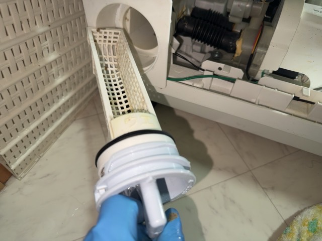 シャープドラム式洗濯機「E03」内部詰まりの修理に行ってきました
