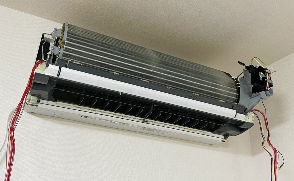 エアコンの分解洗浄画像