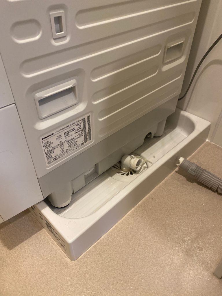 ドラム式洗濯機を入れたら扉が開かない！かさ上げ台を使った対処法を紹介