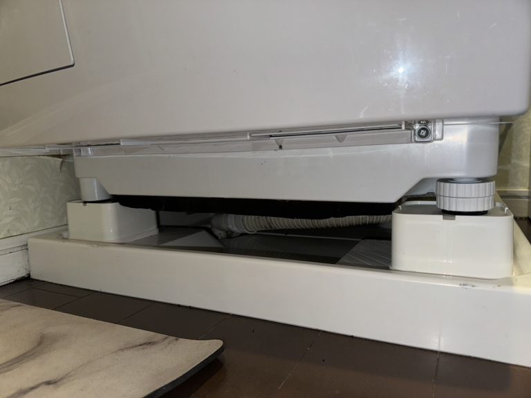 東京都で日立ドラム式洗濯機排水つまり「C02」専門業者の作業実績