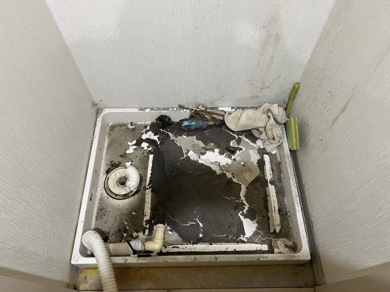 洗濯機の排水口の汚れと臭い除去！自分で出来る掃除と予防方法