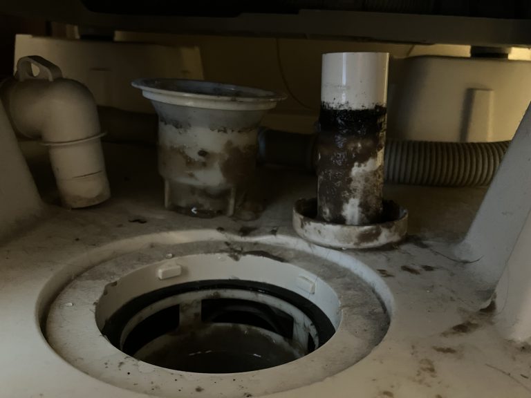 横浜市で洗濯機の排水溝掃除と臭い除去！専門業者の作業実績を紹介