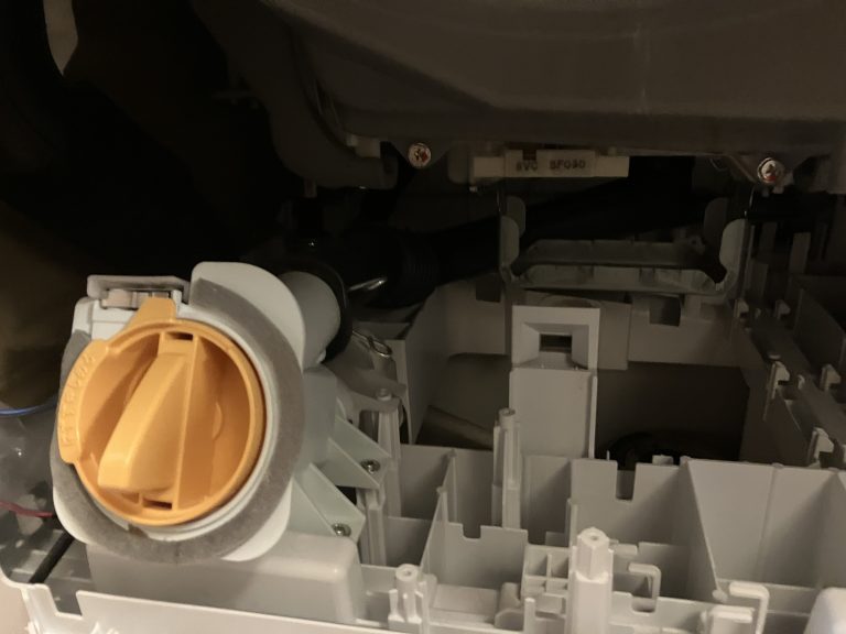 ドラム式洗濯機のデメリットは？故障が多くて修理費用も高い