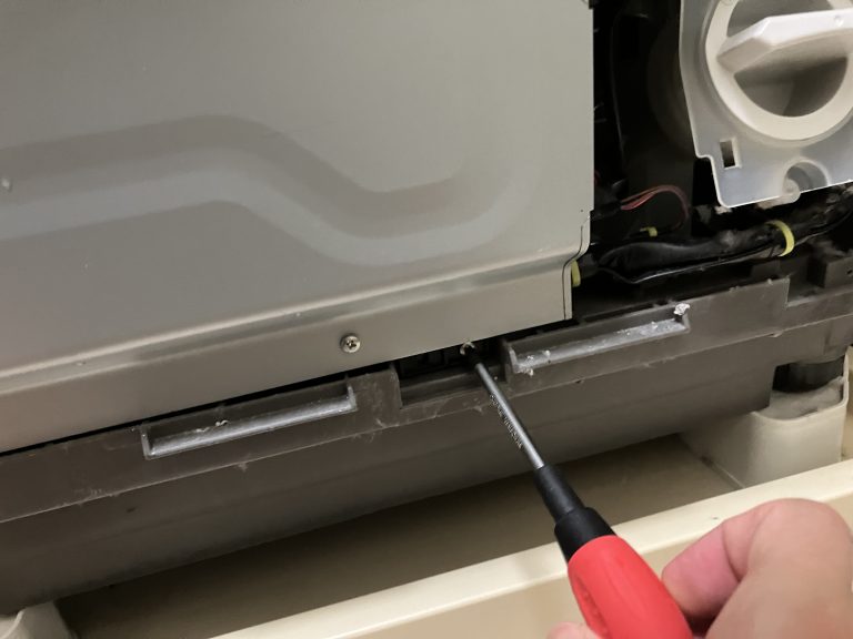 ドラム式洗濯機のデメリットは？故障が多くて修理費用も高い