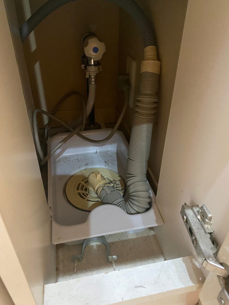 東京都世田谷区【洗濯機排水口つまり・水漏れ】専門の修理業者が解決します