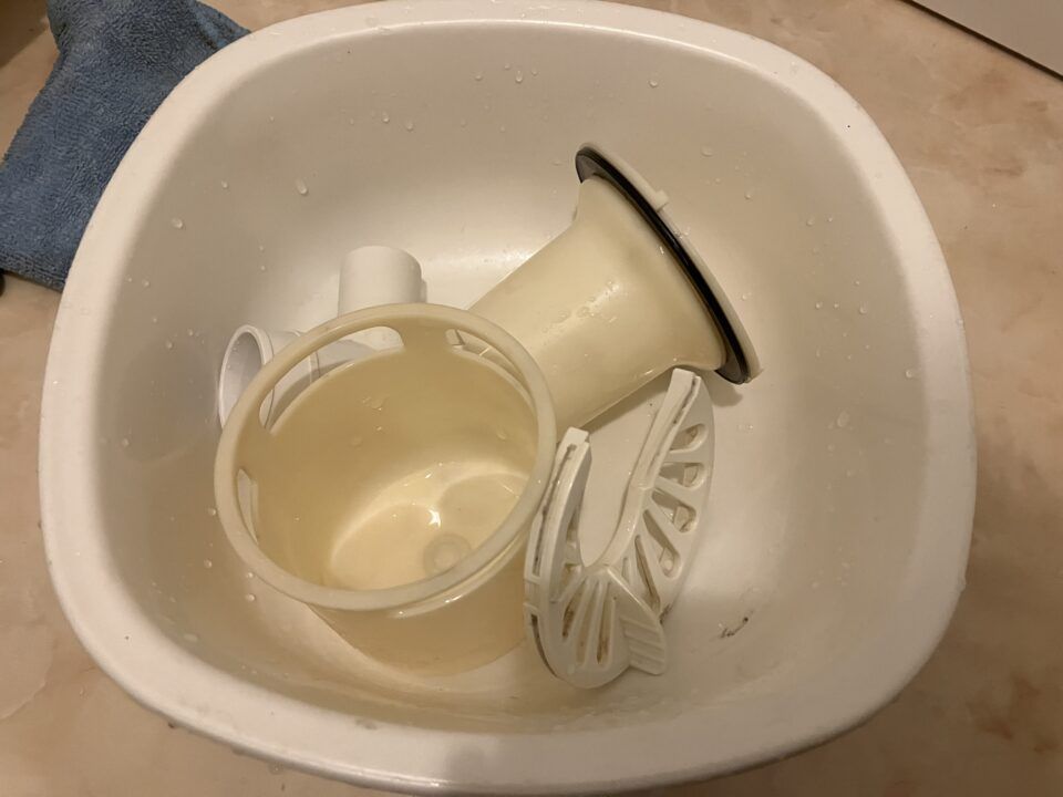 東京都港区【日立ドラム式洗濯機C02排水エラー】専門業者の作業事例