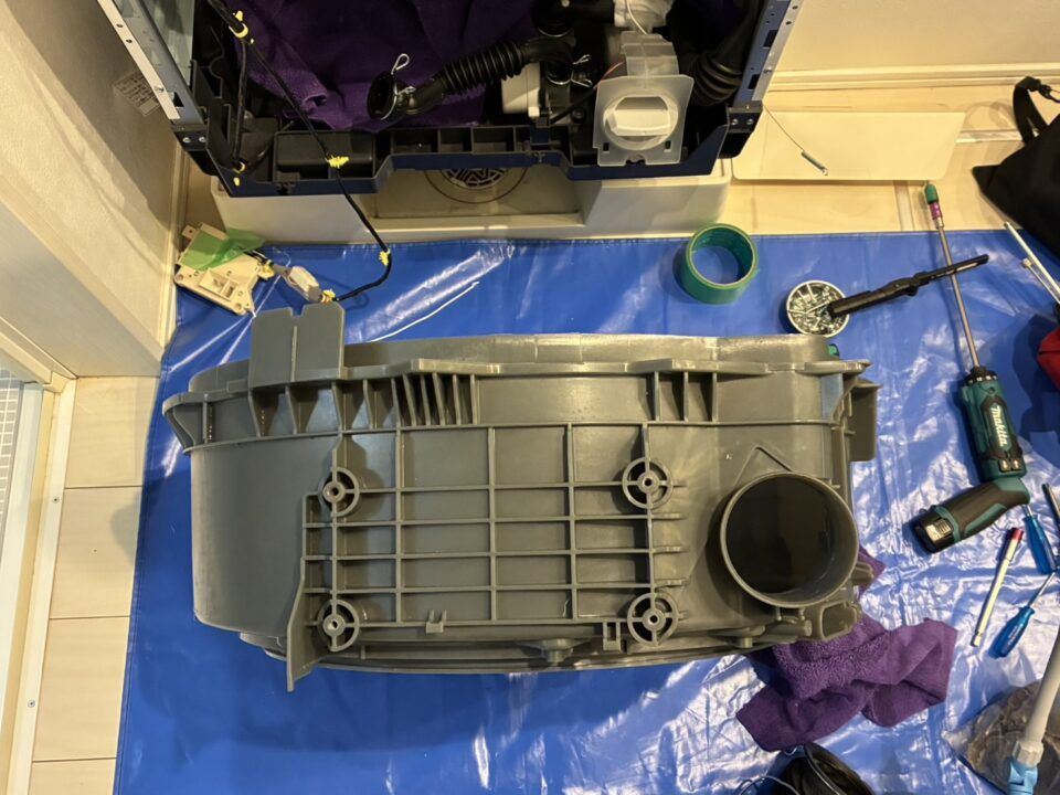 神奈川県横浜市【ドラム式洗濯機分解洗浄】専門業者の作業実績