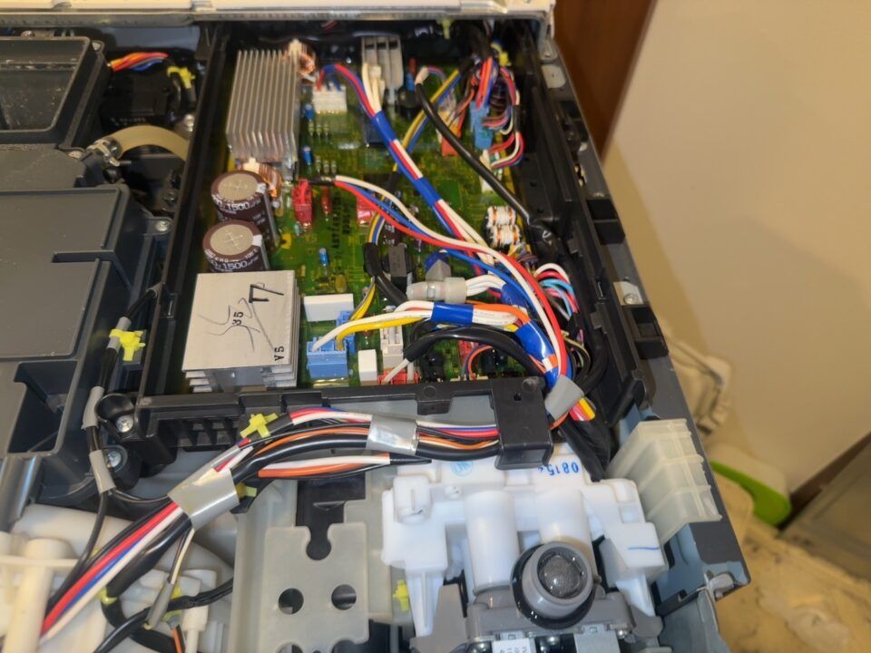 東京都中央区 パナソニックドラム式洗濯機U14 給水エラーの修理に行ってきました