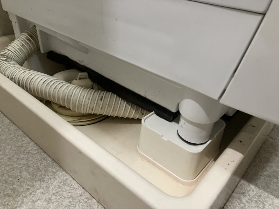 洗濯機から水漏れ！？たまに床が濡れている時に考えられる原因と対処法